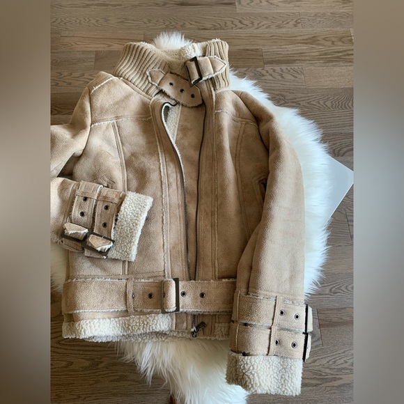 Le Chateau Winter Jacket - Picture 1 of 5